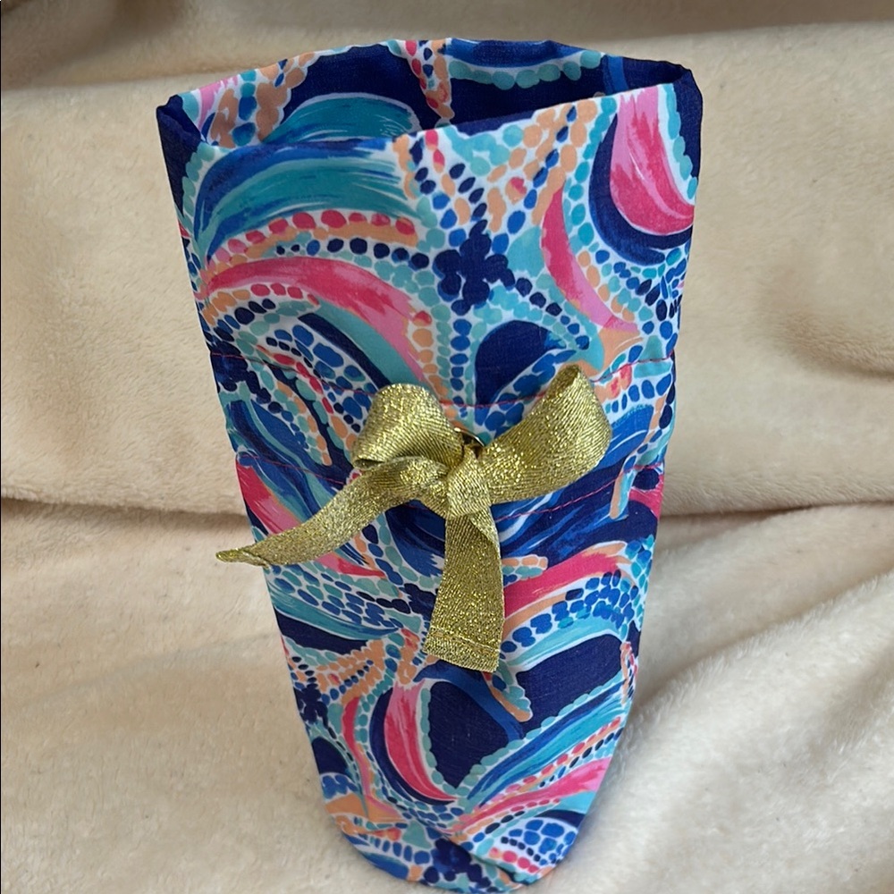 Lilly Pulitzer Blue / Pink Paisley Print Gold Drawstring Wine Bottle Bag NWOT